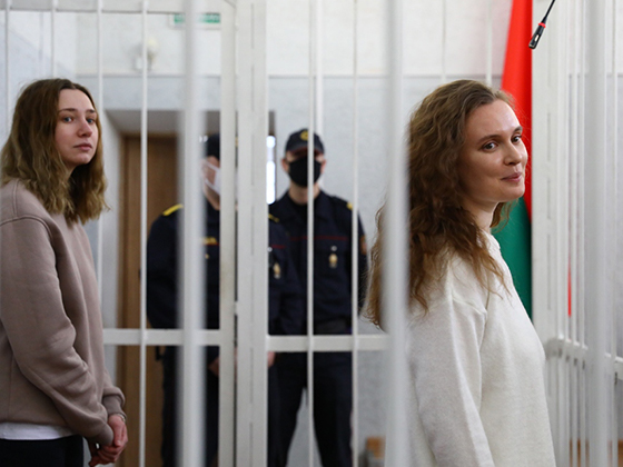 В Беларуси журналистов приговорили к двум годам тюремного заключения за съемку акций протеста